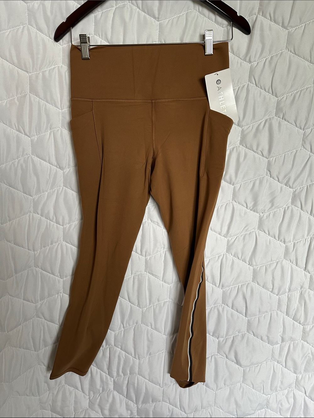 Athleta Salutation Stash Tipped Tight Leggings with Side Stripe